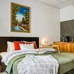 4br In Centre W Quiet Windows & Stockmann 50m * Helsinki