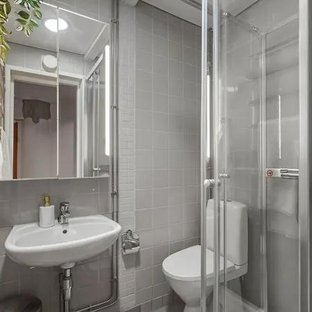 4br In Centre W Quiet Windows & Stockmann 50m Helsinky