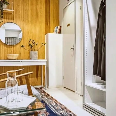 4br In Centre W Quiet Windows & Stockmann 50m * 헬싱키