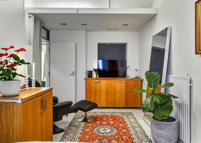 4br In Centre W Quiet Windows & Stockmann 50m Apartment *