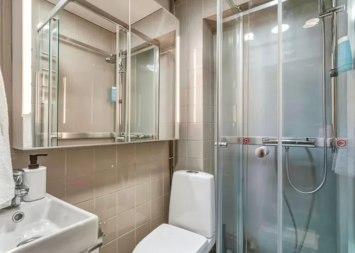 4br In Centre W Quiet Windows & Stockmann 50m