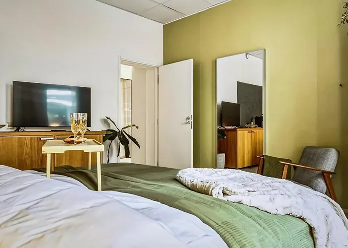 4br In Centre W Quiet Windows & Stockmann 50m Apartment *