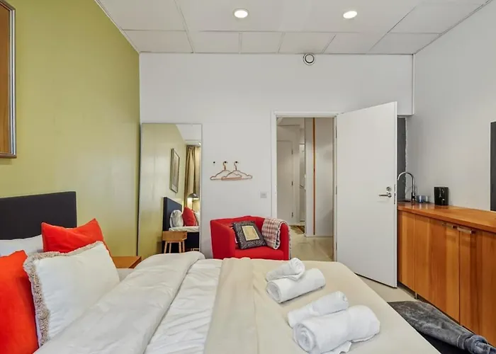 Apartment 4br In Centre W Quiet Windows & Stockmann 50m