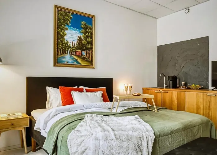 4br In Centre W Quiet Windows & Stockmann 50m * Helsinki