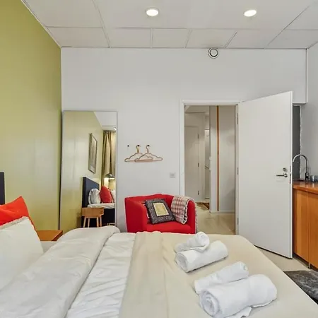 Apartment 4br In Centre W Quiet Windows & Stockmann 50m